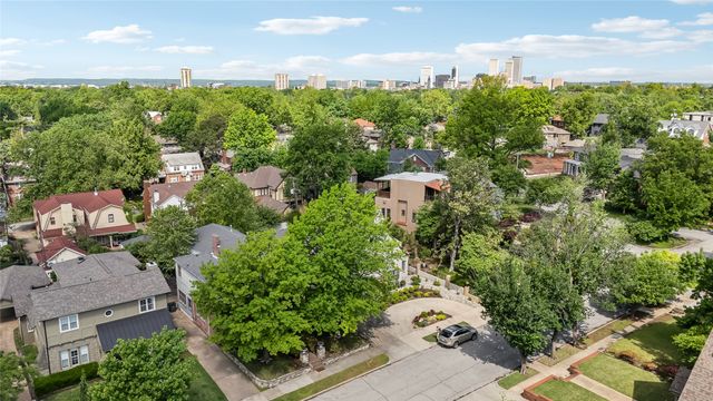 2252 S Troost Avenue, Tulsa, OK 74114