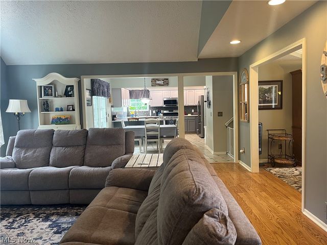 805 Gallo Drive, Brunswick, OH 44212