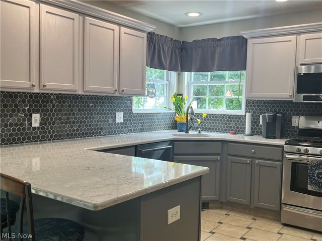 805 Gallo Drive, Brunswick, OH 44212