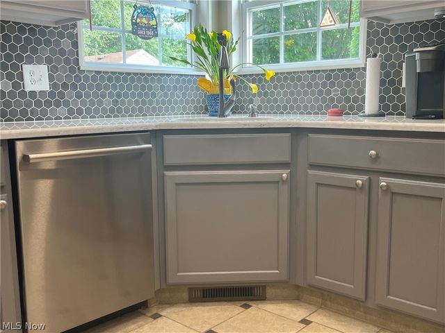 805 Gallo Drive, Brunswick, OH 44212
