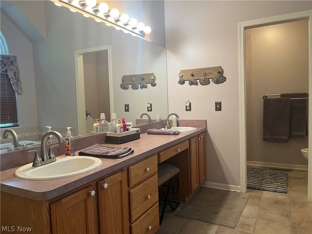805 Gallo Drive, Brunswick, OH 44212