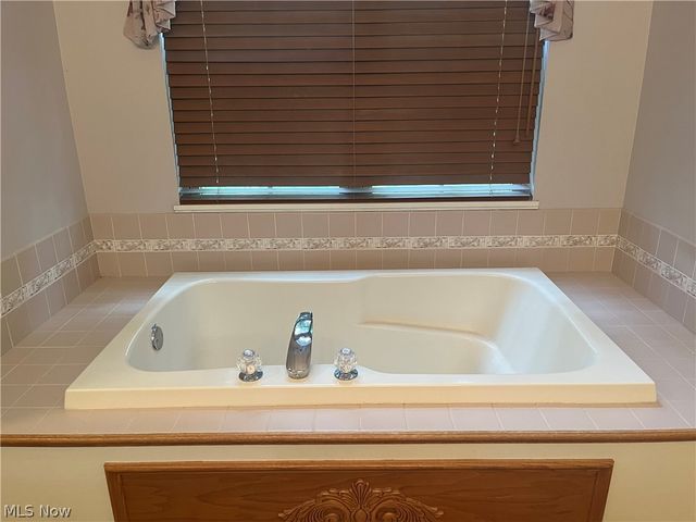805 Gallo Drive, Brunswick, OH 44212