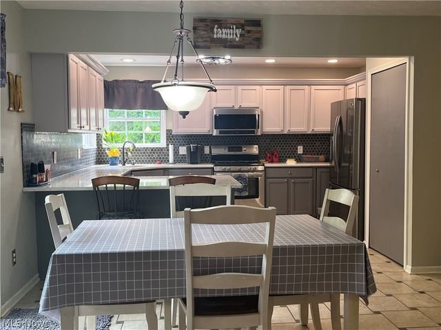 805 Gallo Drive, Brunswick, OH 44212