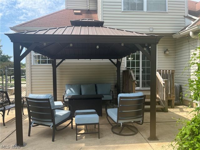 805 Gallo Drive, Brunswick, OH 44212