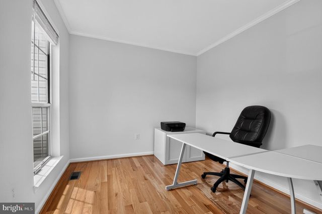 1588 KINGSTREAM CIR, Herndon, VA 20170