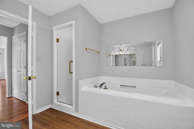 1588 KINGSTREAM CIR, Herndon, VA 20170