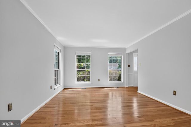 1588 KINGSTREAM CIR, Herndon, VA 20170