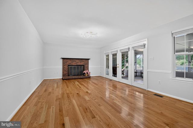 1588 KINGSTREAM CIR, Herndon, VA 20170