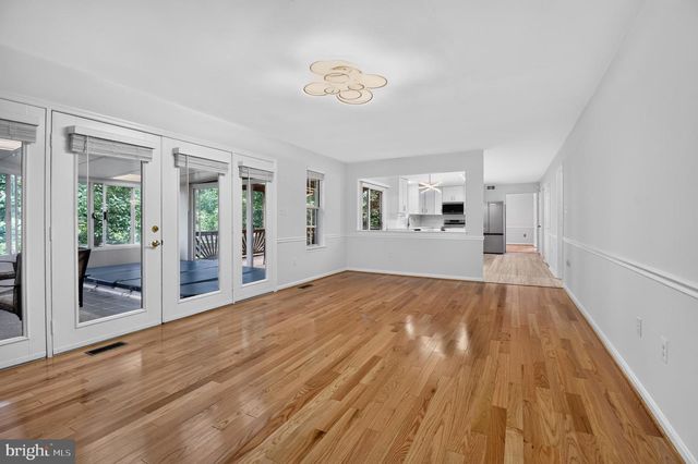 1588 KINGSTREAM CIR, Herndon, VA 20170
