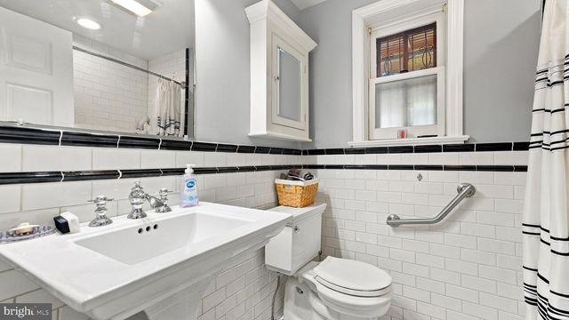 66 BARREN RD, Newtown Square, PA 19073