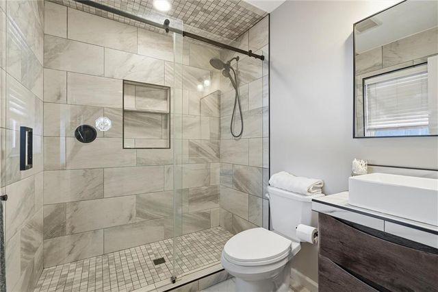 305 12th Avenue, Greenwood, MO 64034