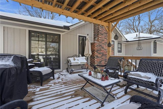 305 12th Avenue, Greenwood, MO 64034