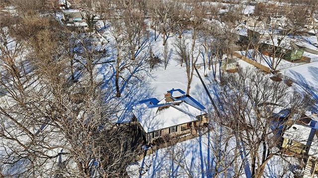 305 12th Avenue, Greenwood, MO 64034