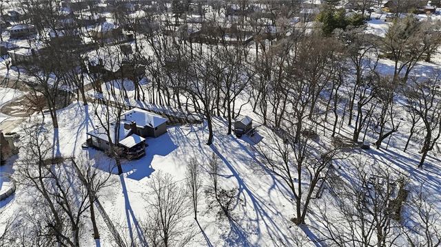 305 12th Avenue, Greenwood, MO 64034