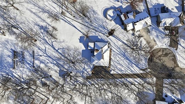 305 12th Avenue, Greenwood, MO 64034