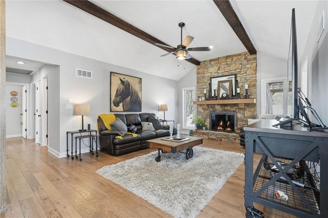 305 12th Avenue, Greenwood, MO 64034