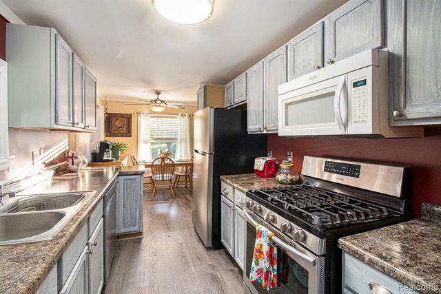 336 Raven Street, Lapeer, MI 48446