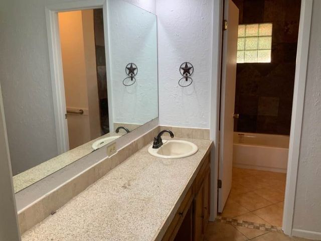 1470 W South Loop, Stephenville, TX 76401