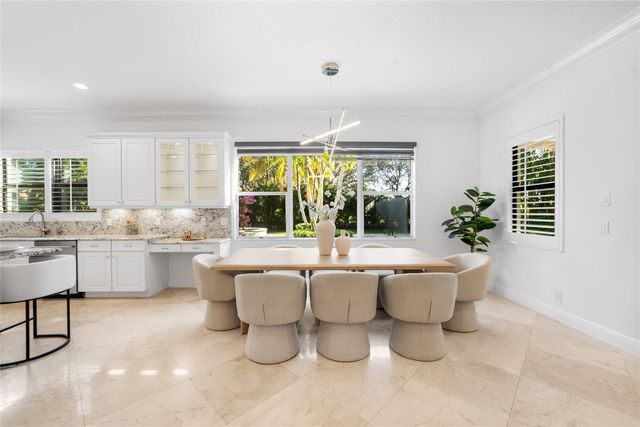 8252 Bradford Way, Parkland, FL 33076