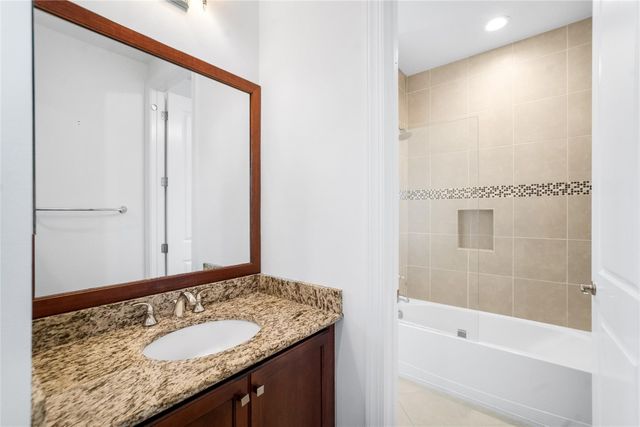 8252 Bradford Way, Parkland, FL 33076