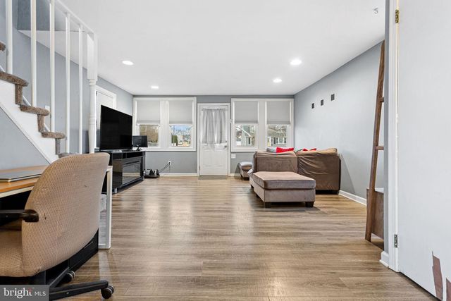 402 HESSIAN AVE, National Park, NJ 08063