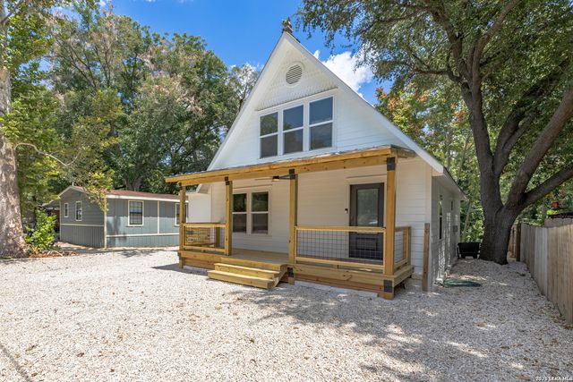 306 PLACID COVE DR, New Braunfels, TX 78130