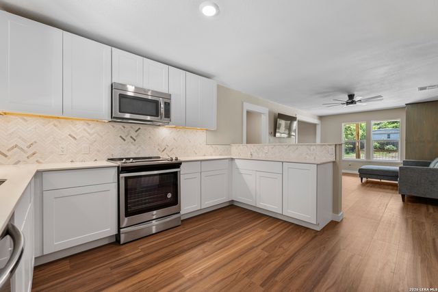 306 PLACID COVE DR, New Braunfels, TX 78130