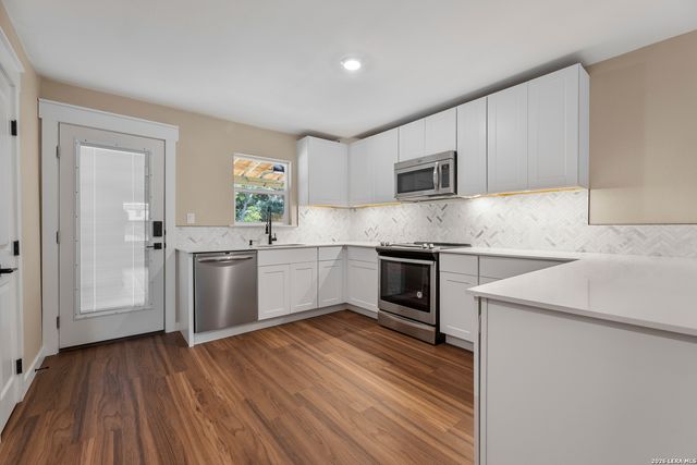 306 PLACID COVE DR, New Braunfels, TX 78130