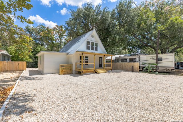 306 PLACID COVE DR, New Braunfels, TX 78130