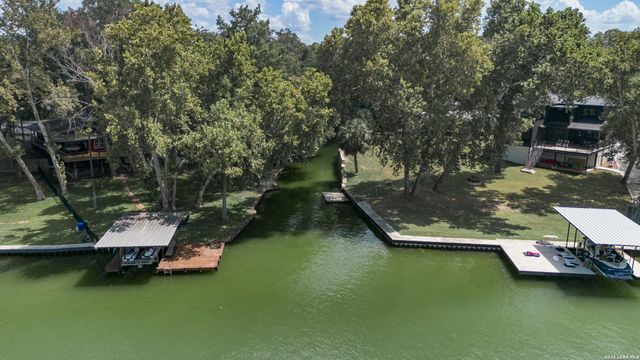 306 PLACID COVE DR, New Braunfels, TX 78130