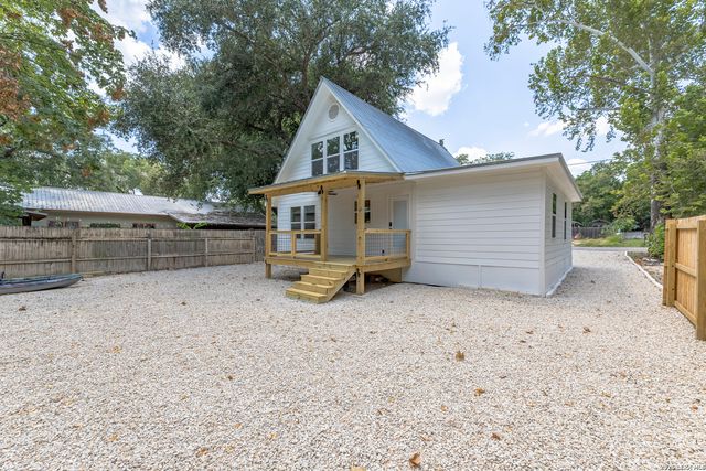 306 PLACID COVE DR, New Braunfels, TX 78130
