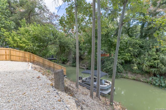 306 PLACID COVE DR, New Braunfels, TX 78130
