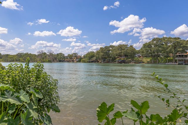 306 PLACID COVE DR, New Braunfels, TX 78130