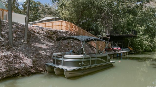 306 PLACID COVE DR, New Braunfels, TX 78130