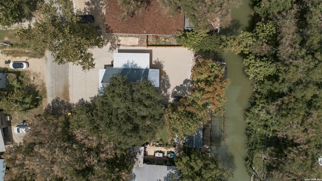 306 PLACID COVE DR, New Braunfels, TX 78130