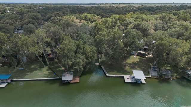 306 PLACID COVE DR, New Braunfels, TX 78130