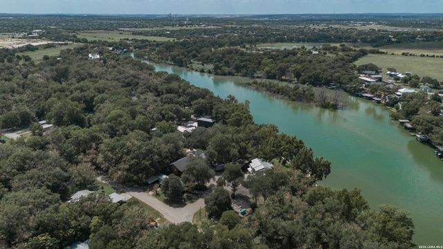 306 PLACID COVE DR, New Braunfels, TX 78130