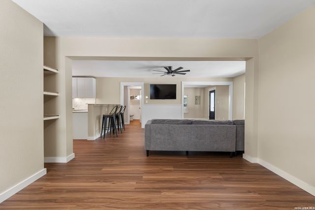306 PLACID COVE DR, New Braunfels, TX 78130