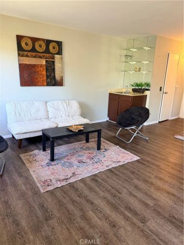 10215 Variel, Chatsworth, CA 91311