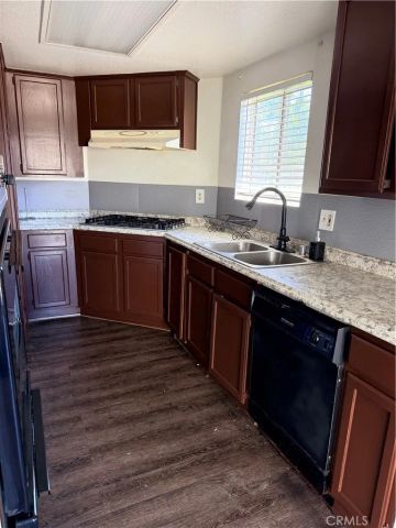 10215 Variel, Chatsworth, CA 91311