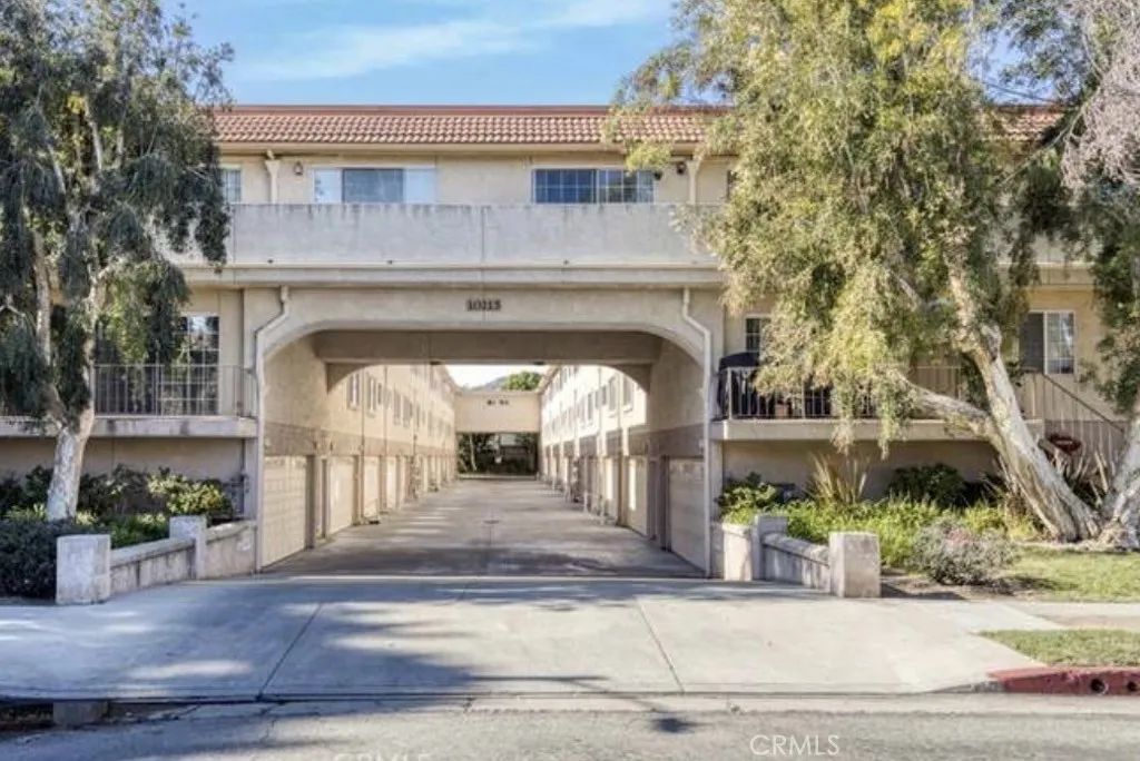 10215 Variel, Chatsworth, CA 91311