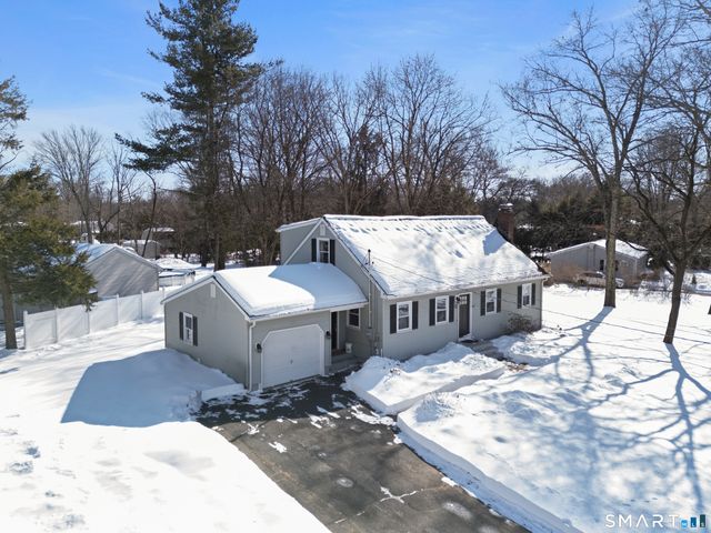 31 Edgewood Circle, Southington, CT 06489