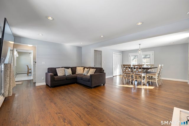 31 Edgewood Circle, Southington, CT 06489