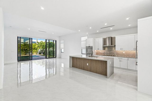 691 Kingsbridge Street, Boca Raton, FL 33487