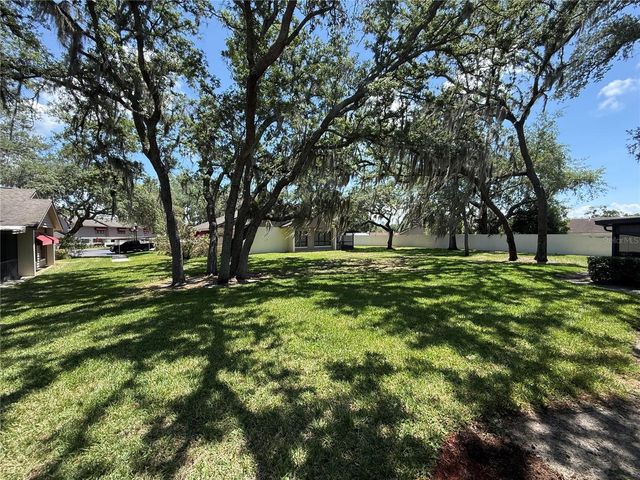 819 OAK PARK PLACE, Brandon, FL 33511