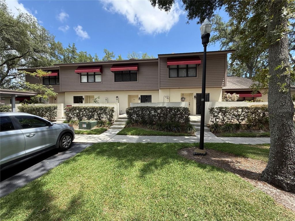 819 OAK PARK PLACE, Brandon, FL 33511