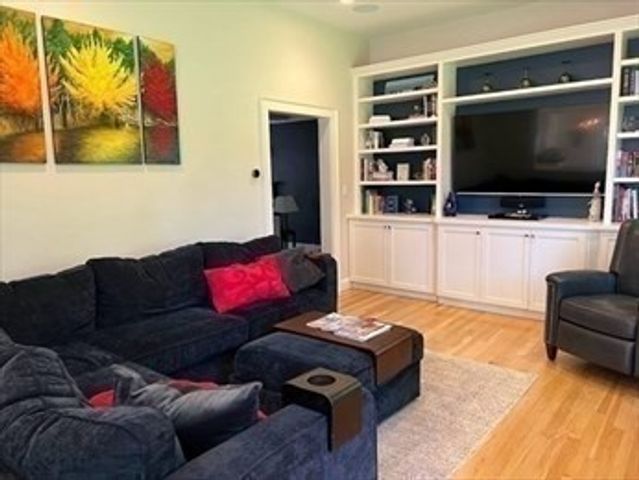 12 Kilburn Rd 12, Belmont, MA 02478