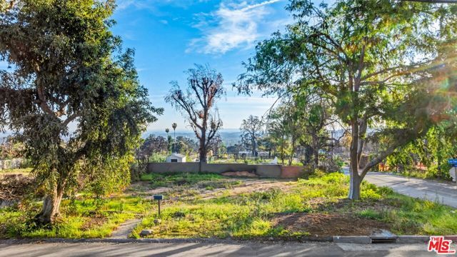 516 E Las Flores Drive, Altadena, CA 91001