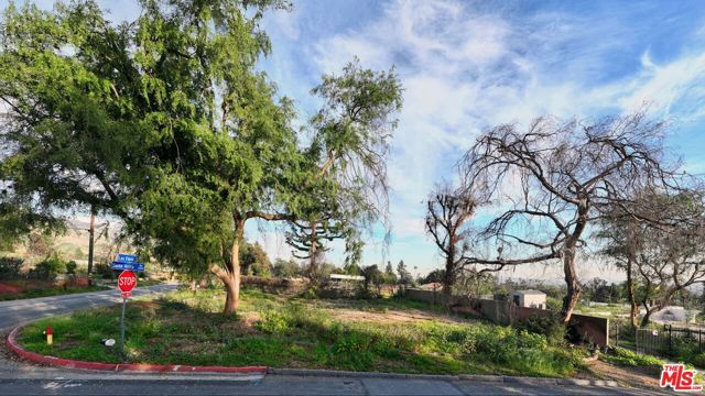 516 E Las Flores Drive, Altadena, CA 91001