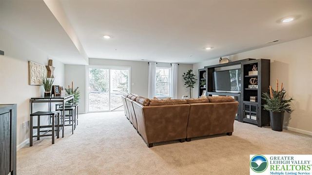 1103 Meadowlark Drive, Upper Macungie Twp, PA 18051